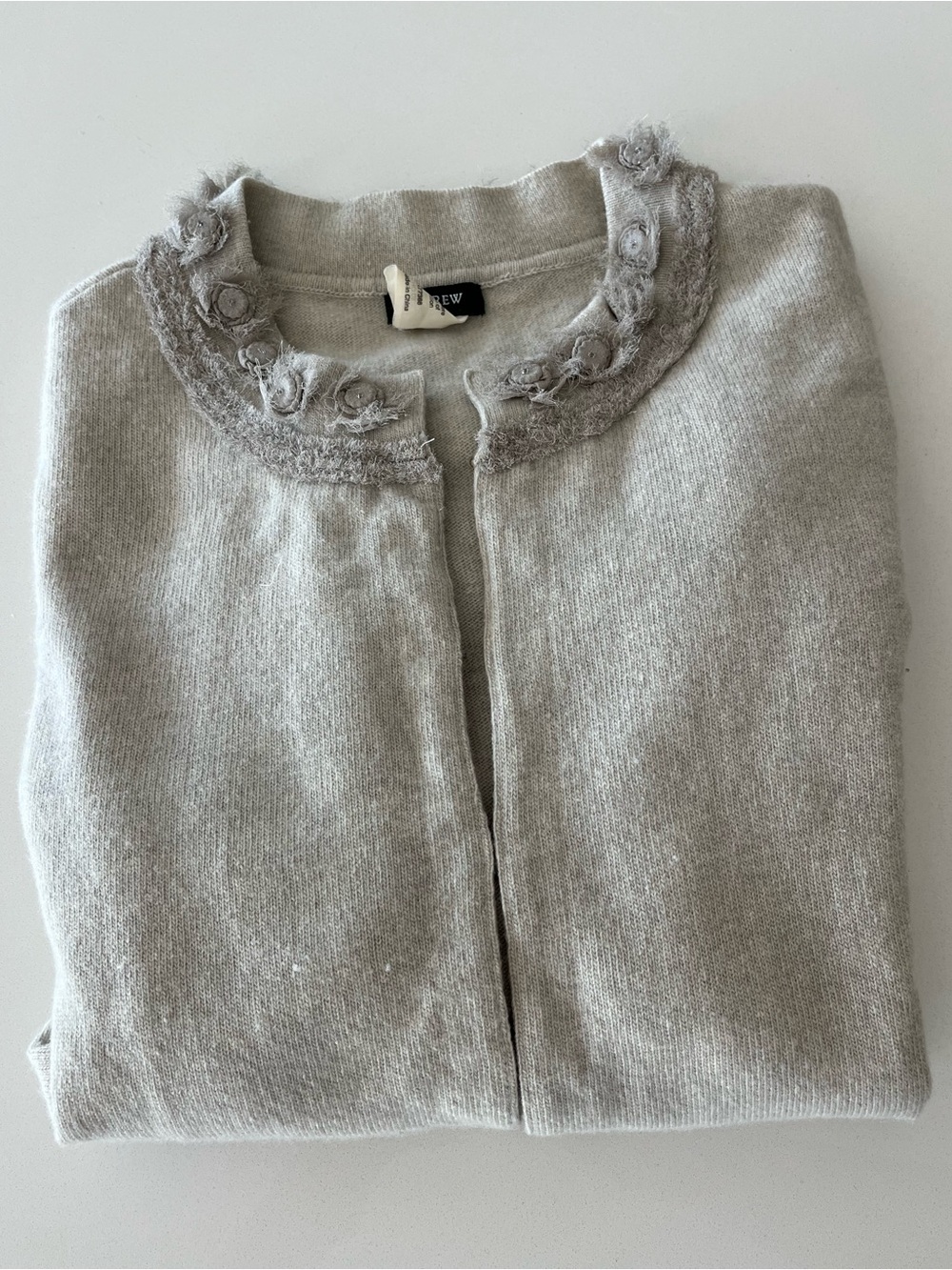 🌟Vtg JCrew Lightweight Wool Blend Cardigan w/Delicate Floral Detail at Collar